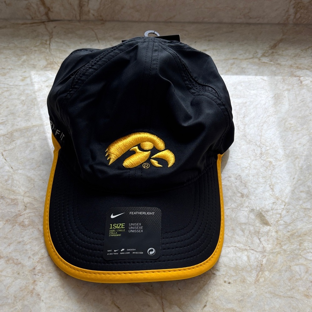 NWT Nike men’s hat